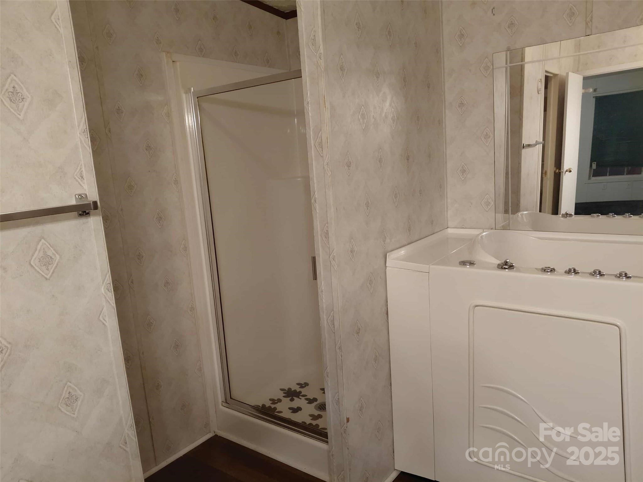 1900 Shady Lane Newton, NC 28658 - Photo 15 of 18 a utility room with dryer and washer