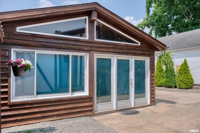 $178,500 | 2036 Spruce Street, Murphysboro, IL 62966