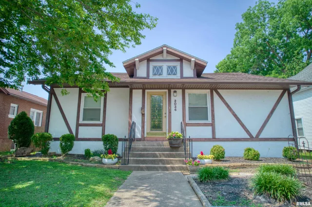 $178,500 | 2036 Spruce Street, Murphysboro, IL 62966
