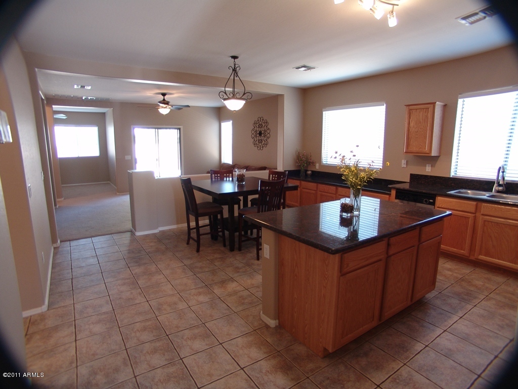 45464 Portabello Road Maricopa, AZ 85139 - Photo 4 of 18 Kitchen