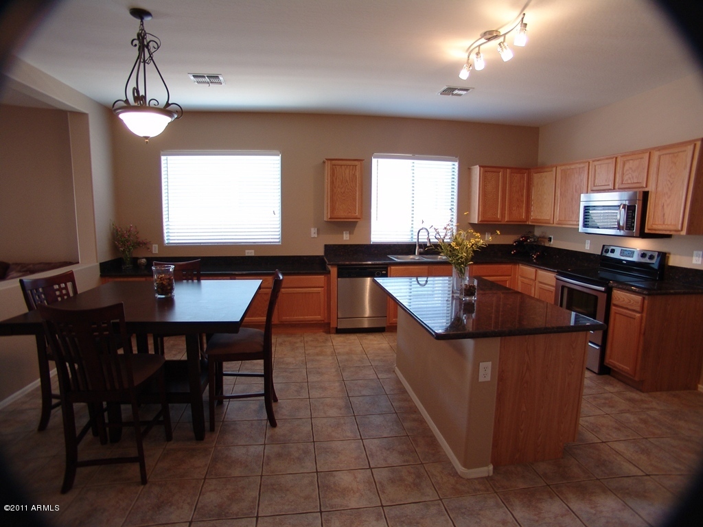 45464 Portabello Road Maricopa, AZ 85139 - Photo 5 of 18 Kitchen