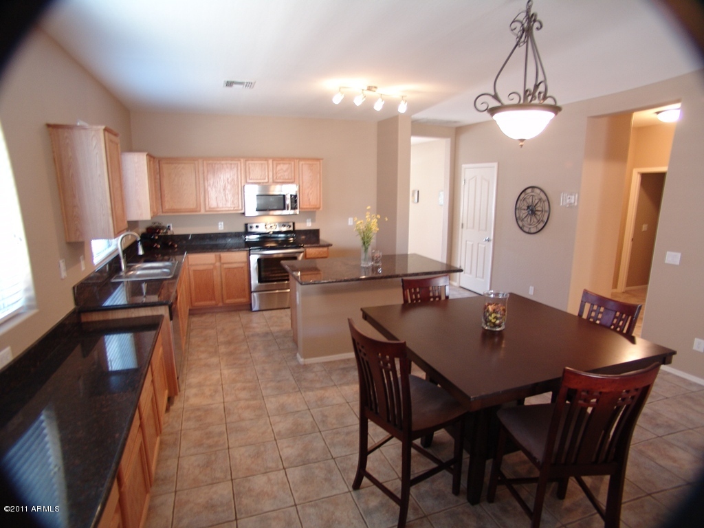 45464 Portabello Road Maricopa, AZ 85139 - Photo 6 of 18 Kitchen