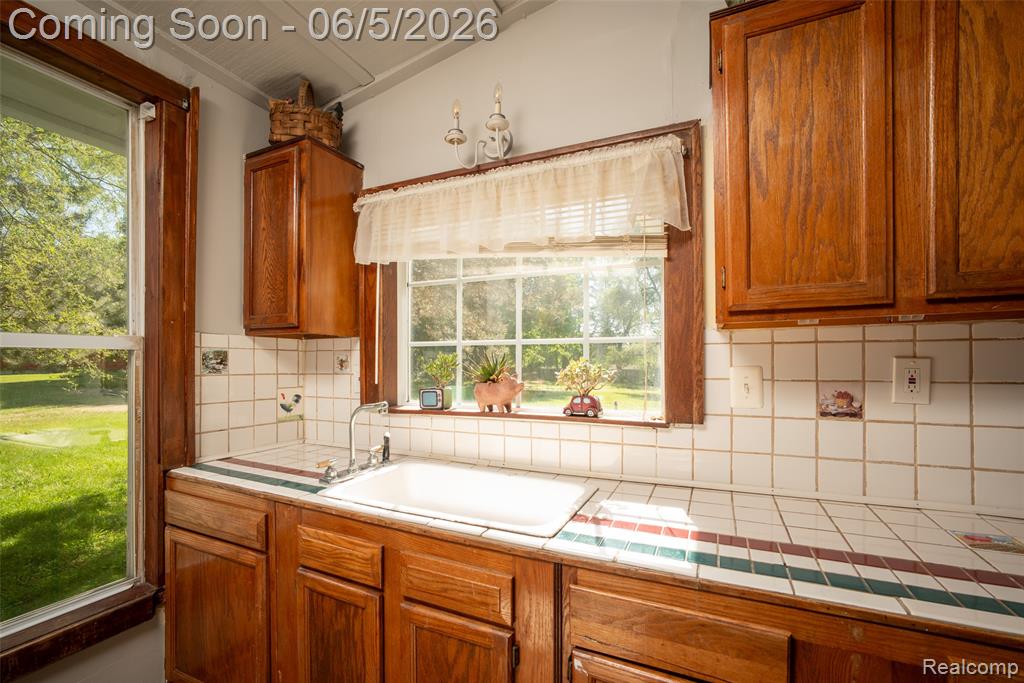 7016 Davison Road Davison, MI 48423 - Photo 15 of 42