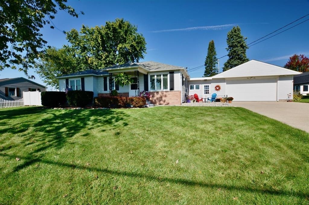 439 Wheeler Road Bay City, MI 48706 - Photo 1 of 25