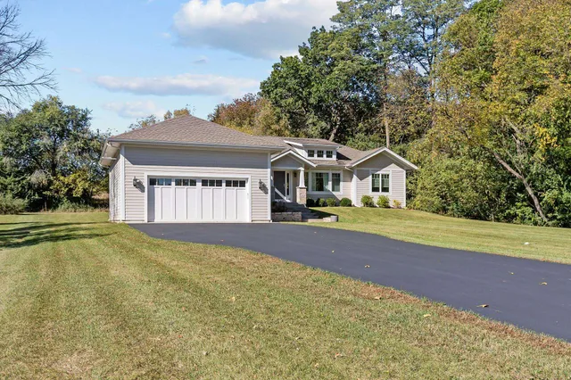 $729,900 | W3832 Orchard Avenue, Princeton, WI 54968