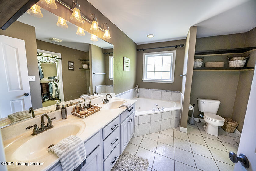 8005 Kellerman Road Louisville, KY 40219 - Photo 16 of 35 38