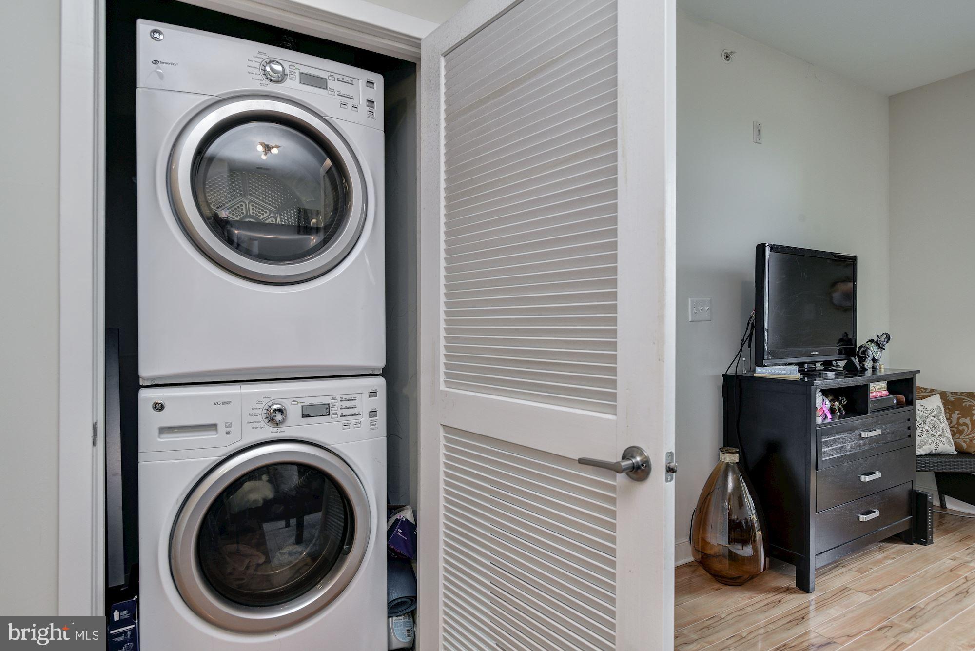 8005 13th Street, Unit 403 Silver Spring, MD 20910 - Photo 20 of 30 Washer/Dryer