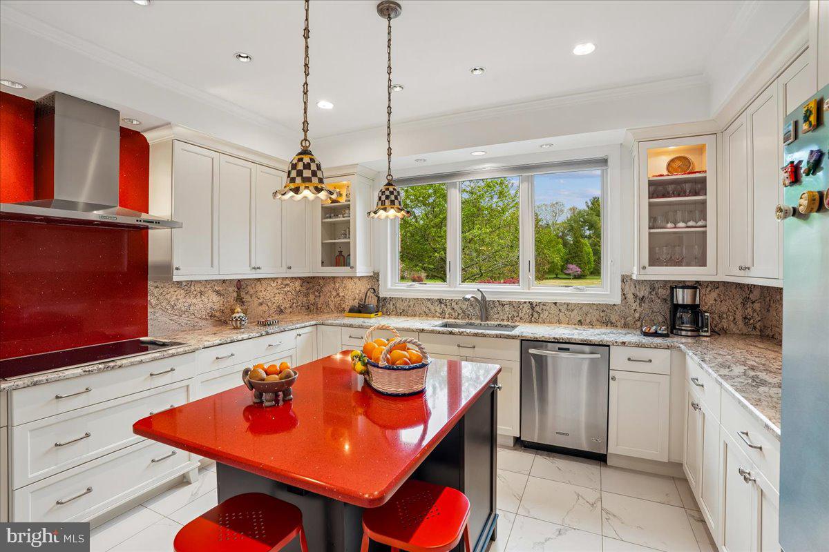 12640 Travilah Road Potomac, MD 20854 - Photo 16 of 56 Completely updated w/stunning quartz island