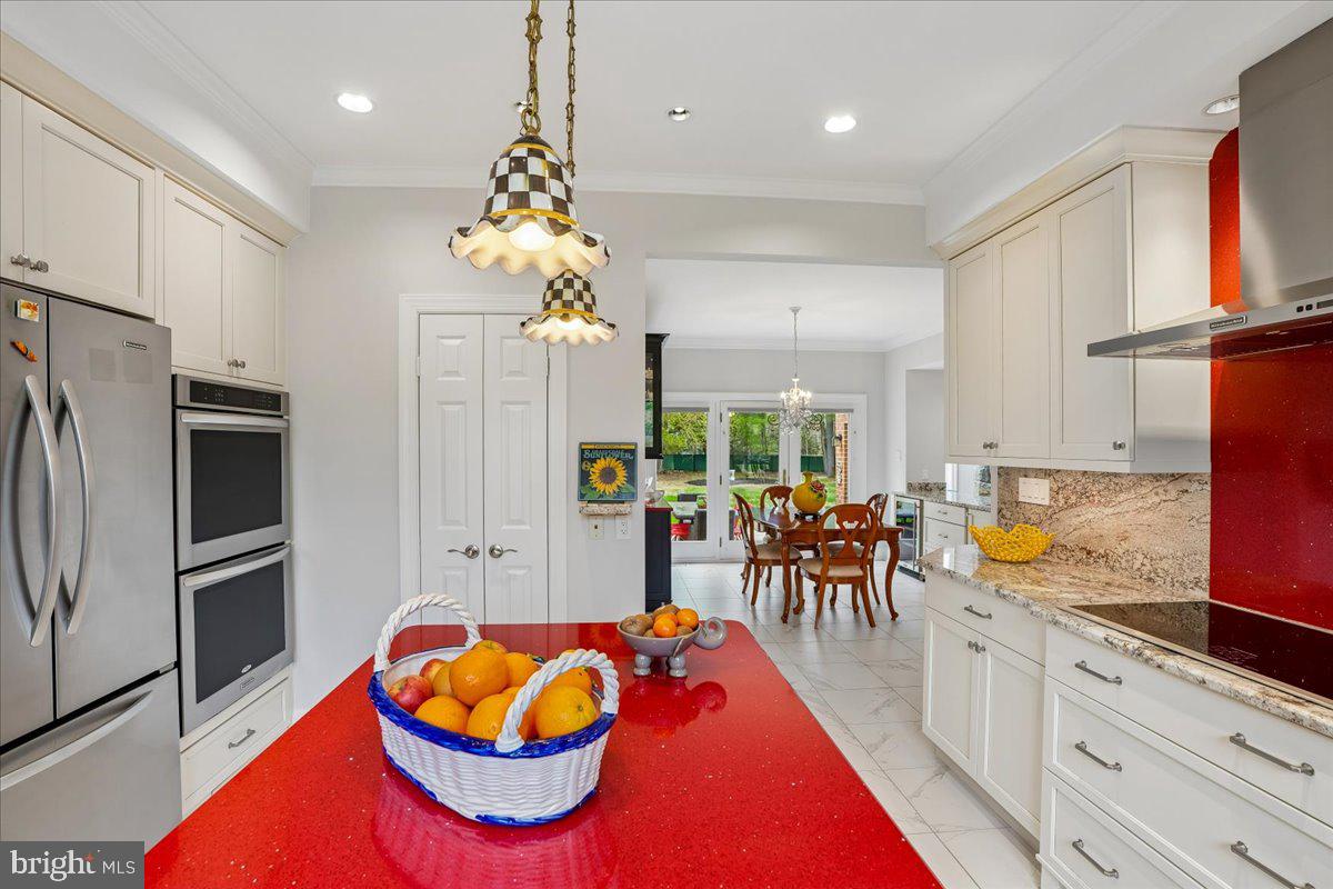 12640 Travilah Road Potomac, MD 20854 - Photo 17 of 56 Completely updated w/stunning quartz island