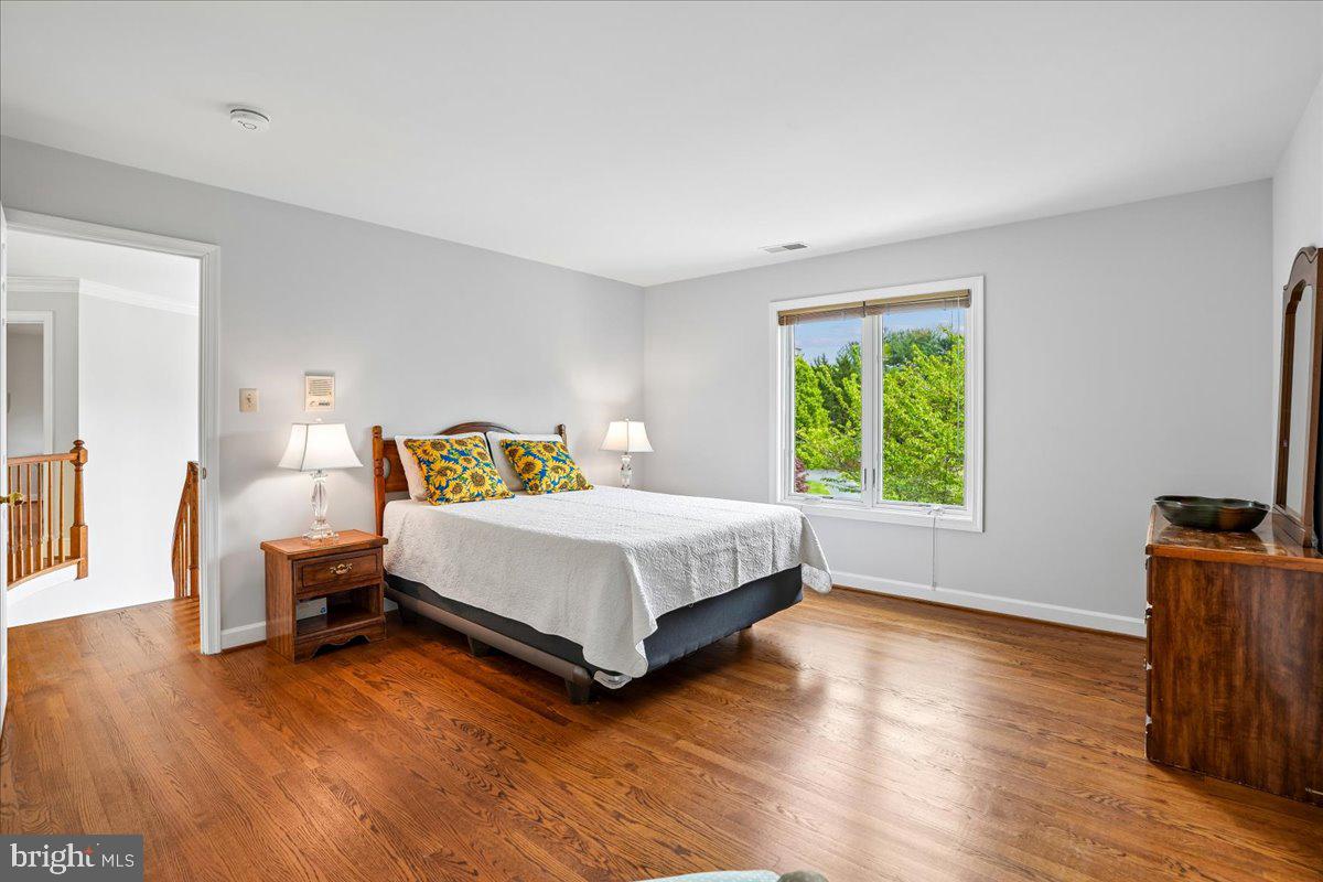 12640 Travilah Road Potomac, MD 20854 - Photo 28 of 56 Owner's Suite w/Pvt Office, Dressing Area, Walk In
