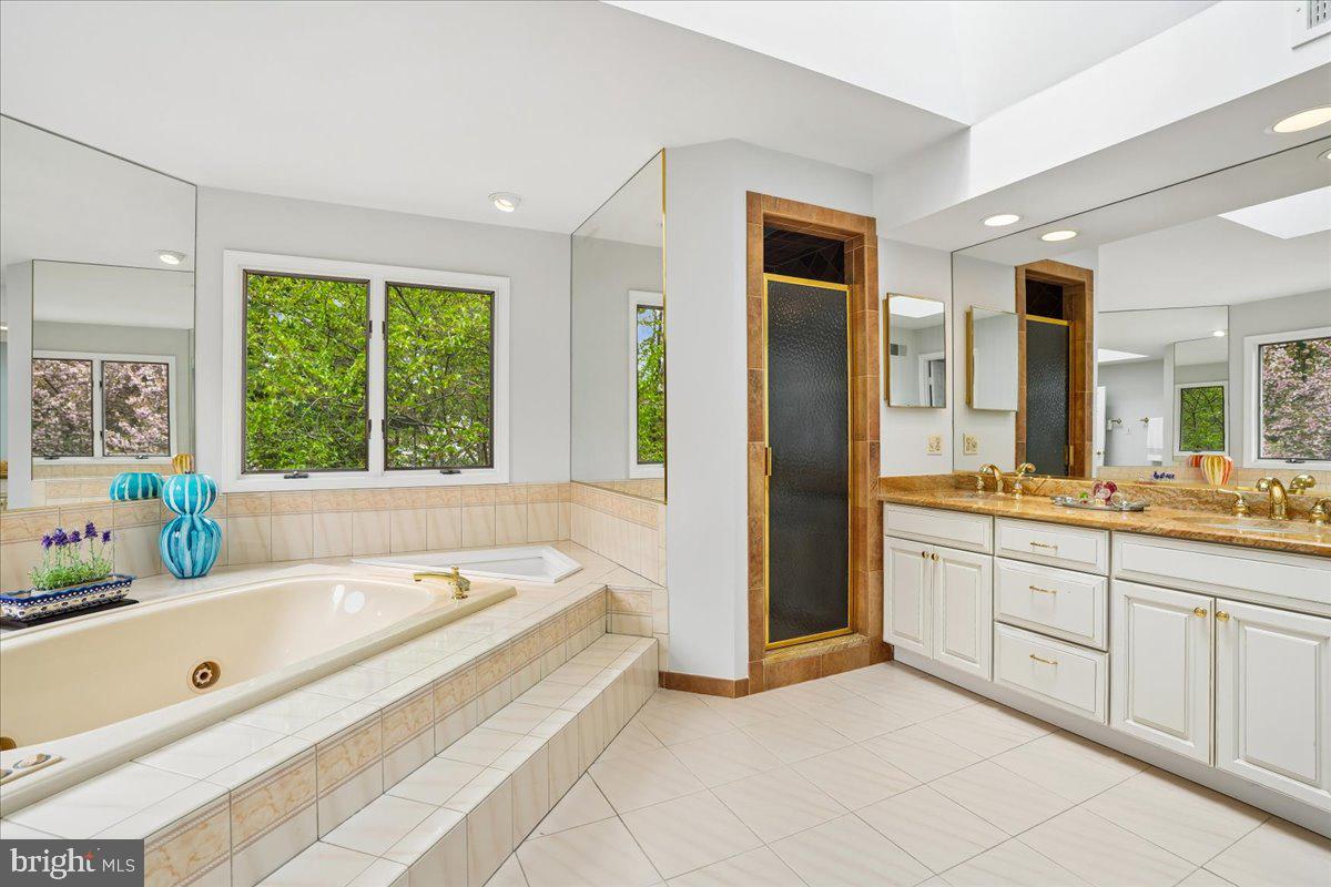 12640 Travilah Road Potomac, MD 20854 - Photo 34 of 56 Owner's Bath w/Soaking Tub, All Redone and Skyligh