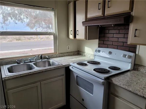 $1,200 | 1121 Pawnee Lane, Henderson, NV 89015