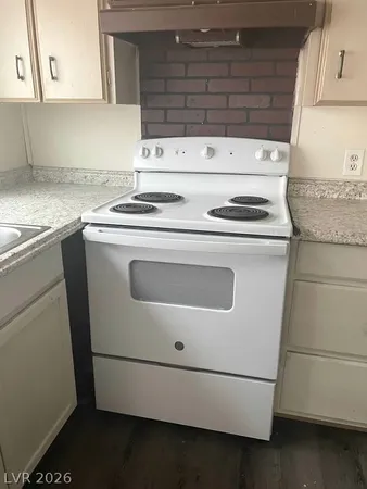 $1,200 | 1121 Pawnee Lane, Henderson, NV 89015