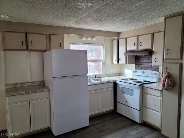 $1,200 | 1121 Pawnee Lane, Henderson, NV 89015