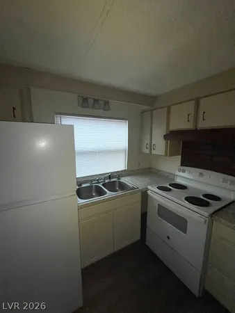 $1,200 | 1121 Pawnee Lane, Henderson, NV 89015