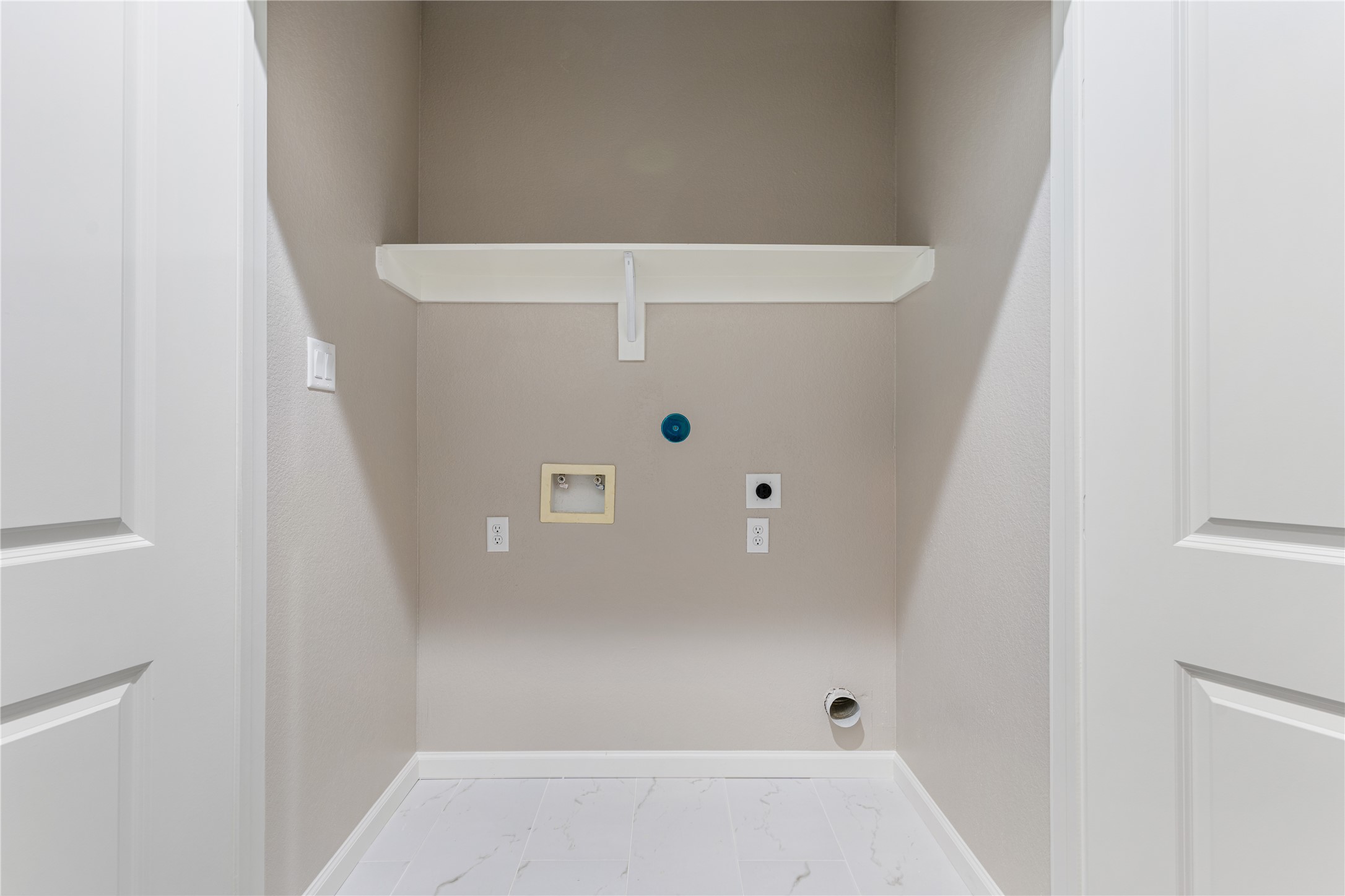 1319 East 35th Street, Unit B Houston, TX 77022 - Photo 23 of 24 a view of an empty room