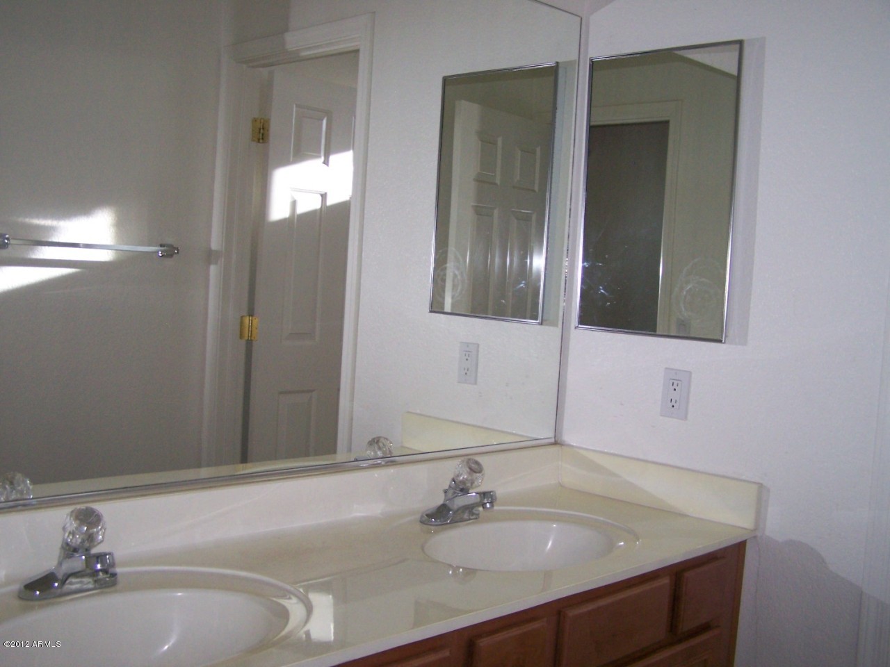 6335 South Eagle Pass Road Gold Canyon, AZ 85118 - Photo 18 of 29 Bathroom Upstairs
