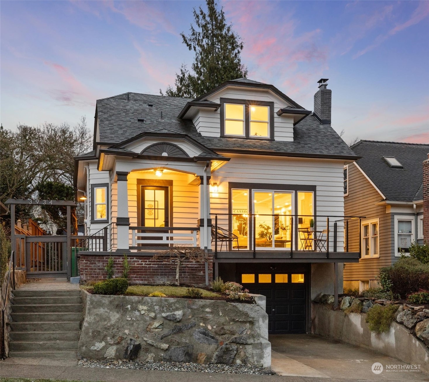 3934 Interlake Avenue North Seattle, WA 98103 - Photo 3 of 40