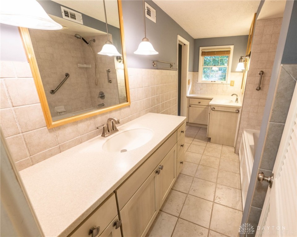 4224 River Ridge Road Dayton, OH 45415 - Photo 34 of 91 Gallery Image 34