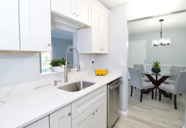 $1,950 | 22 Maple Crest Circle, Unit E, Holyoke, MA 01040