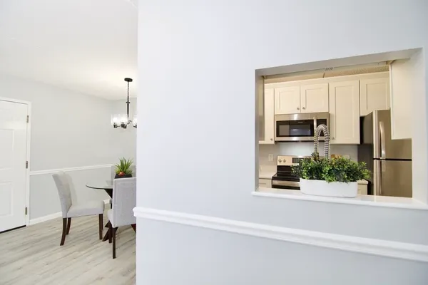 $1,950 | 22 Maple Crest Circle, Unit E, Holyoke, MA 01040