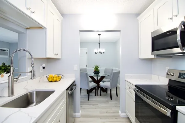 $1,950 | 22 Maple Crest Circle, Unit E, Holyoke, MA 01040