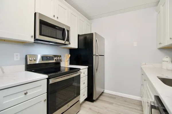 $1,950 | 22 Maple Crest Circle, Unit E, Holyoke, MA 01040