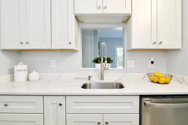 $1,950 | 22 Maple Crest Circle, Unit E, Holyoke, MA 01040