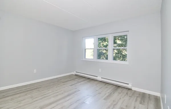 $1,950 | 22 Maple Crest Circle, Unit E, Holyoke, MA 01040