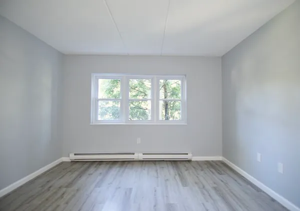 $1,950 | 22 Maple Crest Circle, Unit E, Holyoke, MA 01040