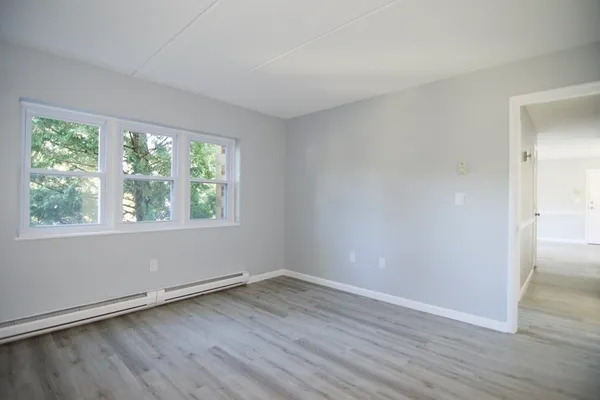 $1,950 | 22 Maple Crest Circle, Unit E, Holyoke, MA 01040