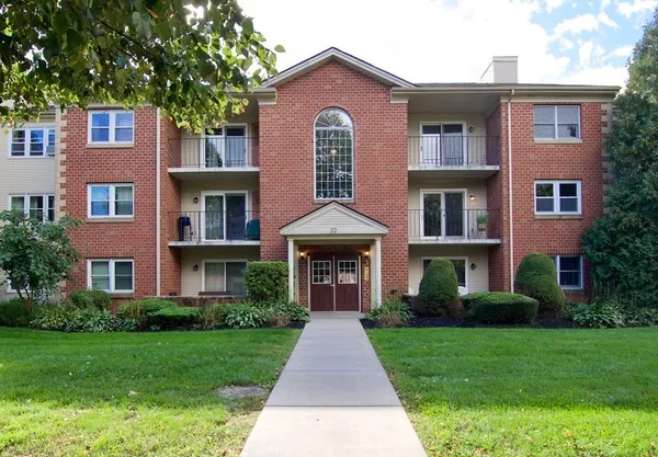 $1,950 | 22 Maple Crest Circle, Unit E, Holyoke, MA 01040