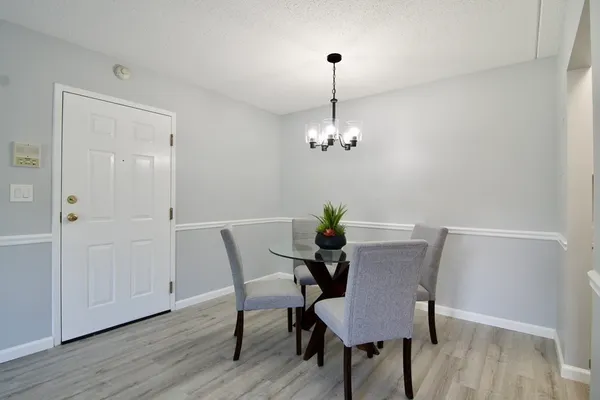 $1,950 | 22 Maple Crest Circle, Unit E, Holyoke, MA 01040