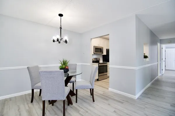 $1,950 | 22 Maple Crest Circle, Unit E, Holyoke, MA 01040