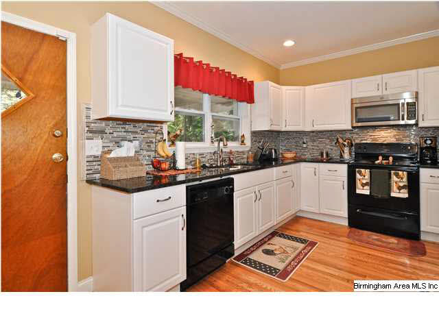 1120 Eastern Valley Road Bessemer, AL 35020 - Photo 5 of 32