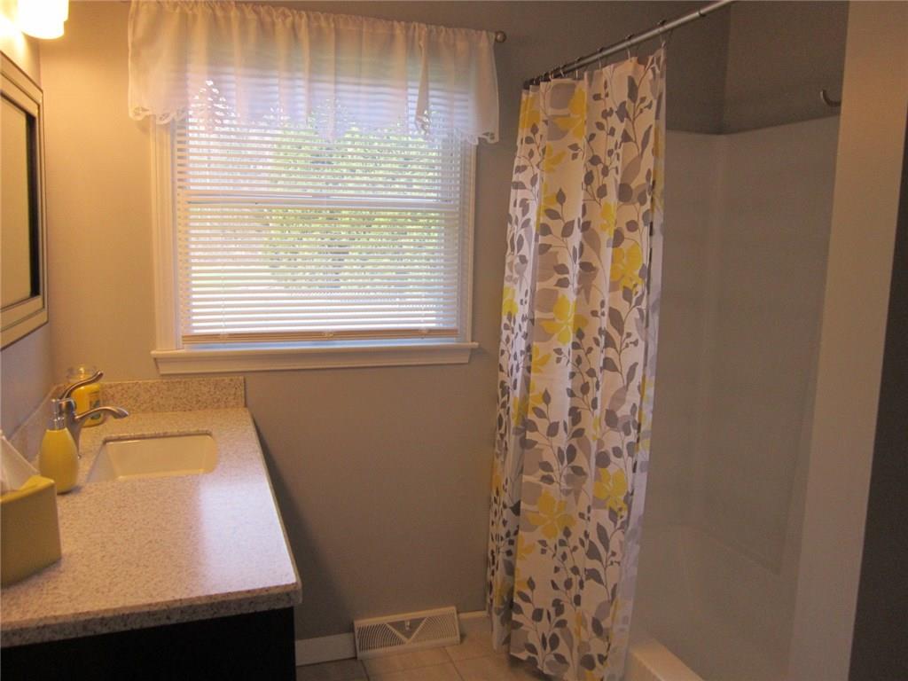 2919 Mercer Road New Castle, PA 16105 - Photo 8 of 15 Gallery Image 8