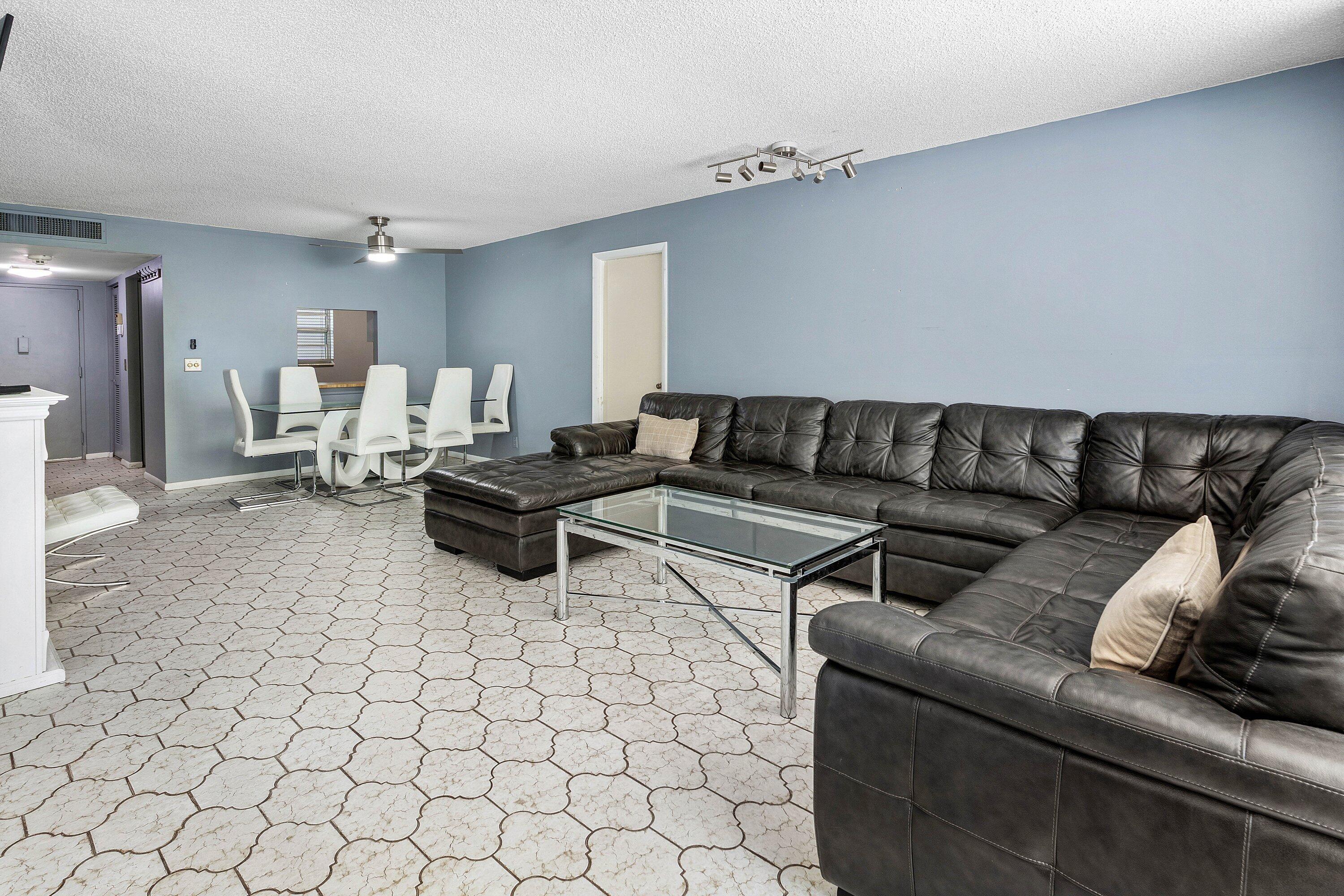 6000 Northwest 2nd Avenue, Unit 339 Boca Raton, FL 33487 - Photo 11 of 31 011-6000Northwest2ndAvenue-Unit339-BocaR