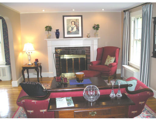 7 Oak Ridge Way Shrewsbury, MA 01545 - Photo 4 of 6 Gallery Image 4