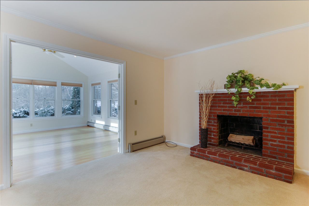 4722 St George Road Williston, VT 05495 - Photo 4 of 40