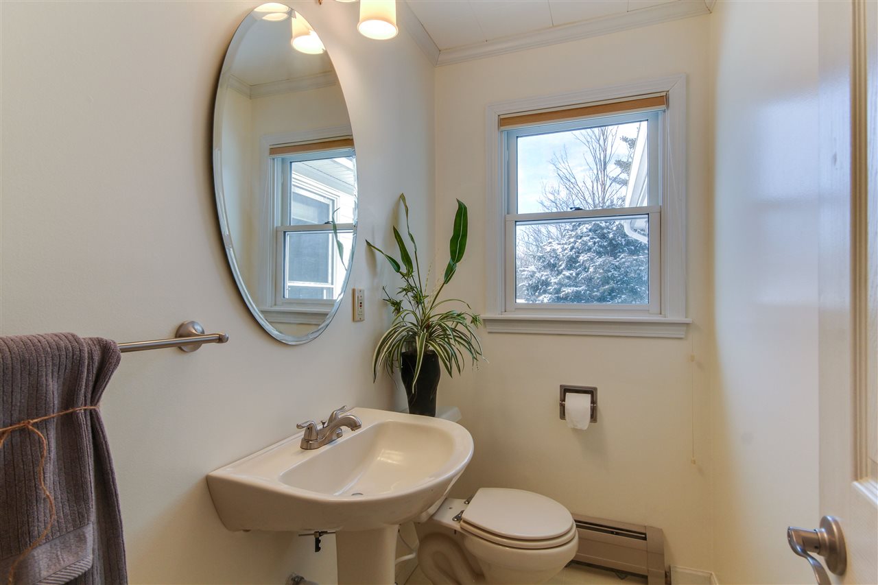4722 St George Road Williston, VT 05495 - Photo 7 of 40