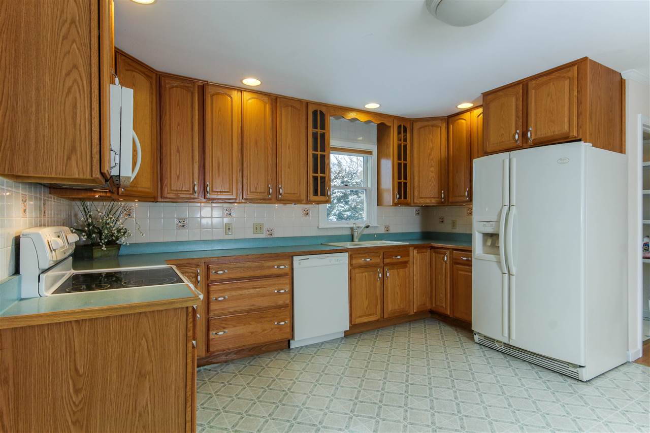 4722 St George Road Williston, VT 05495 - Photo 8 of 40