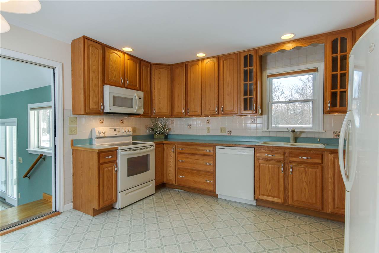4722 St George Road Williston, VT 05495 - Photo 9 of 40