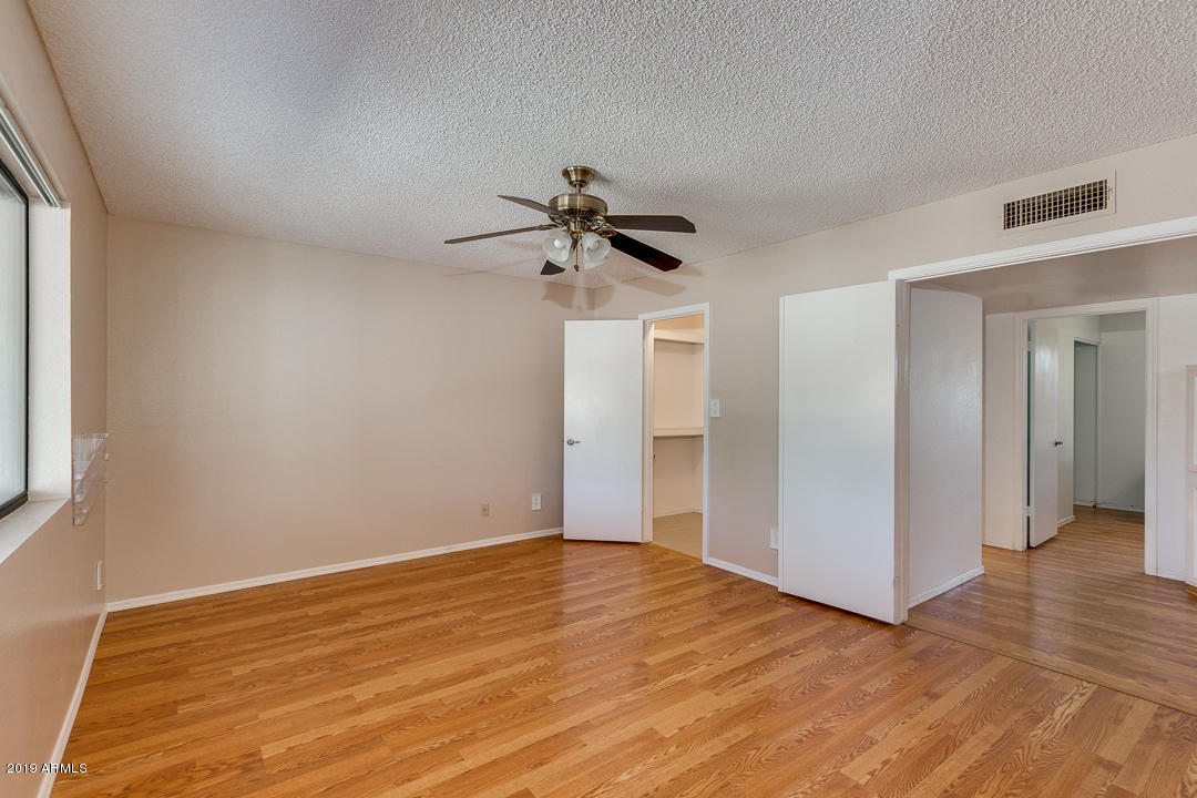 2818 West Wagoner Road Phoenix, AZ 85053 - Photo 14 of 23 Master from Bath