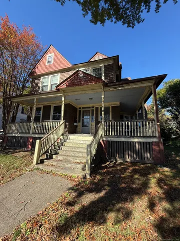 $2,500 | 220 Central Avenue, Unit 1, Norwich, CT 06360