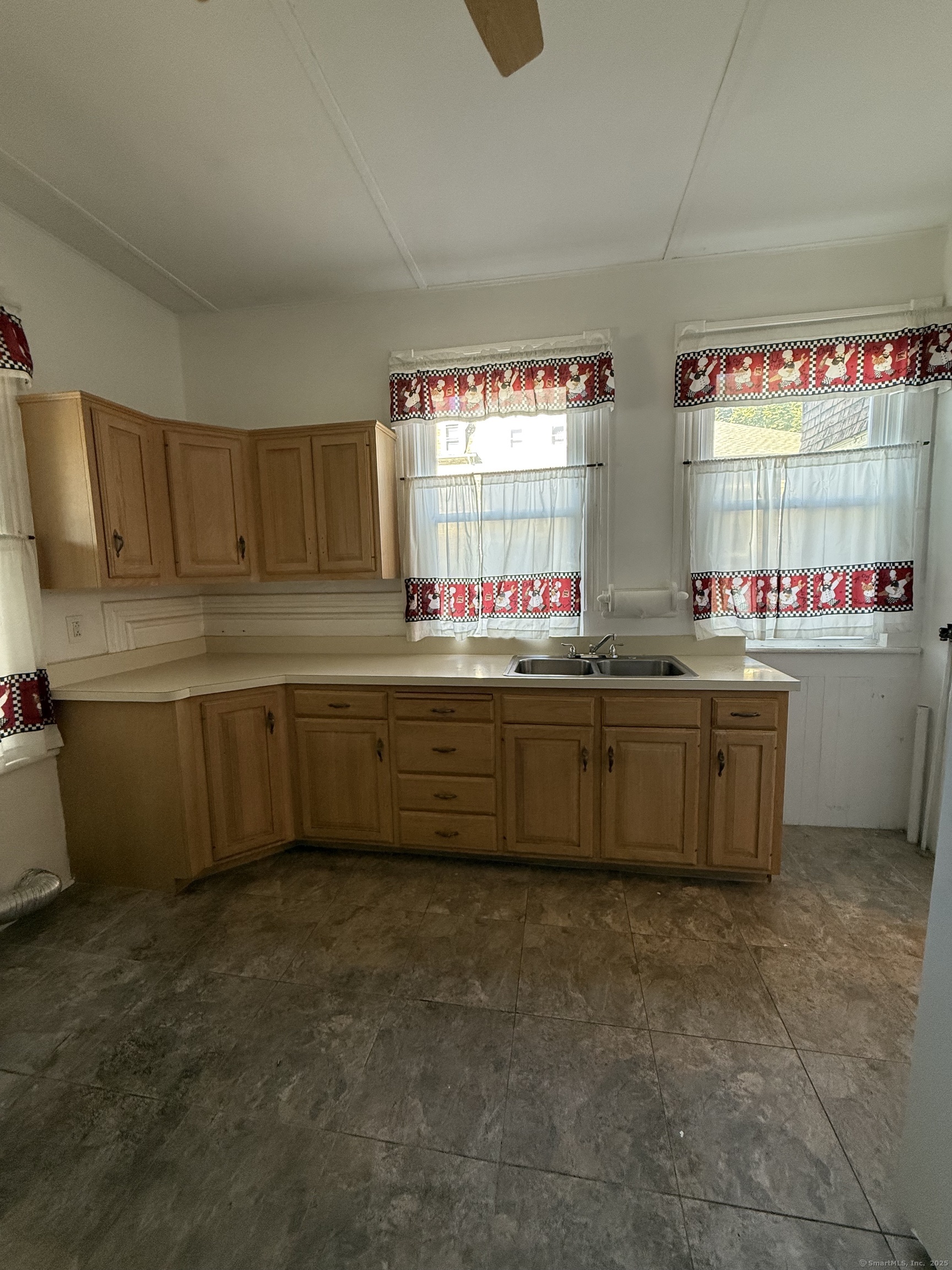 220 Central Avenue, Unit 1 Norwich, CT 06360 - Photo 14 of 14