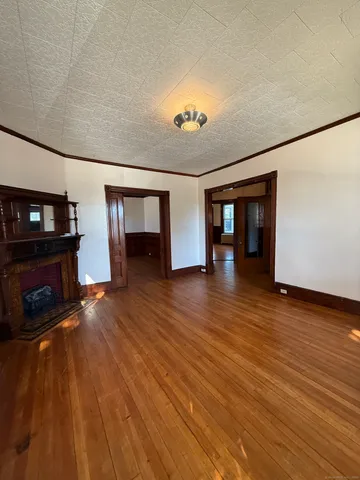 $2,500 | 220 Central Avenue, Unit 1, Norwich, CT 06360