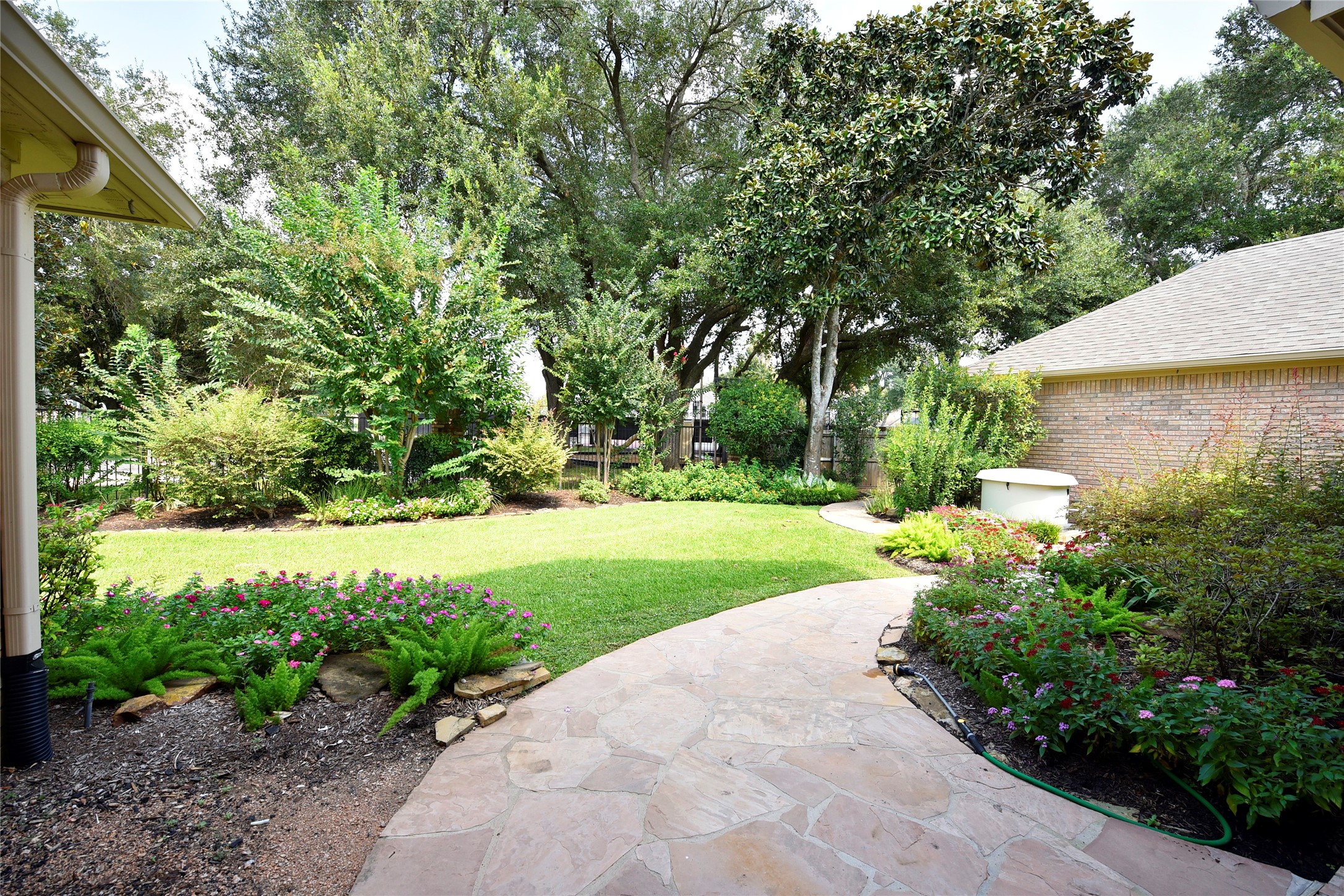3315 Meadowside Drive Sugar Land, TX 77478 - Photo 36 of 48 a view of backyard with green space