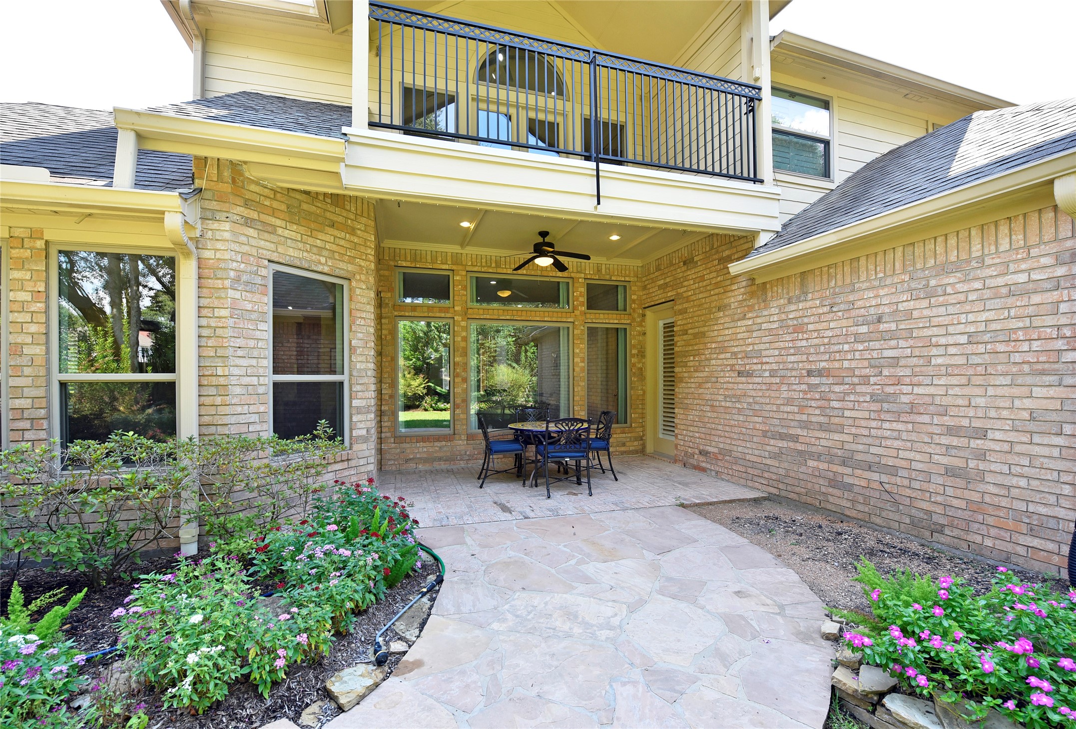 3315 Meadowside Drive Sugar Land, TX 77478 - Photo 42 of 48 a view of a chair with a table in the patio