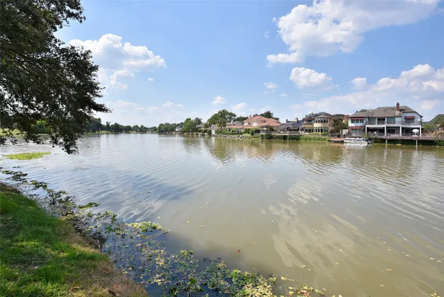 $939,000 | 3315 Meadowside Drive, Sugar Land, TX 77478