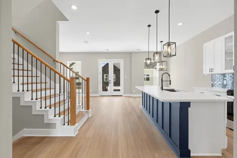 $369,900 | 5836 Highland Sun Lane, Houston, TX 77091